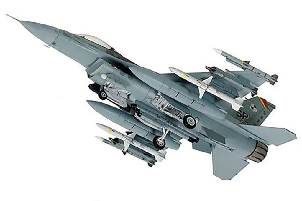 Tamiya 1/72 Aircraft - 1/72 F-16CJ Block 50 Fighting Falcon with Full Equipment - 60788