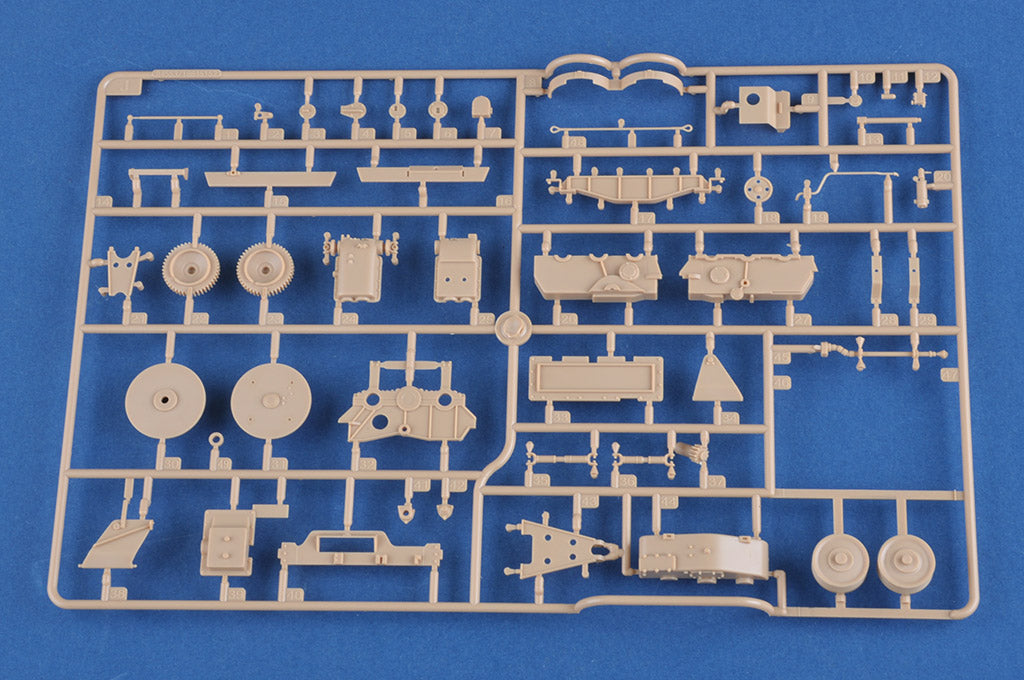 Hobby Boss 1/35 German Sd.Kfz.179 Bergepanther Ausf. G model kit 84553, image 9