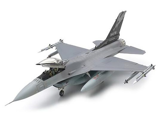 Tamiya 1/48 Aircraft - F-16C (Black 25/32) - 61101