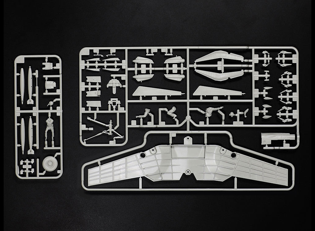 Tamiya 1/48 Aircraft - 1/48 Grumman F-14A Tomcat (Late Model) Carrier Launch Set - 61122