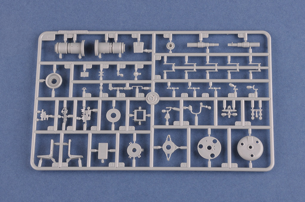 Hobby Boss 1/48 CH-47D Chinook model kit 81773, image 11
