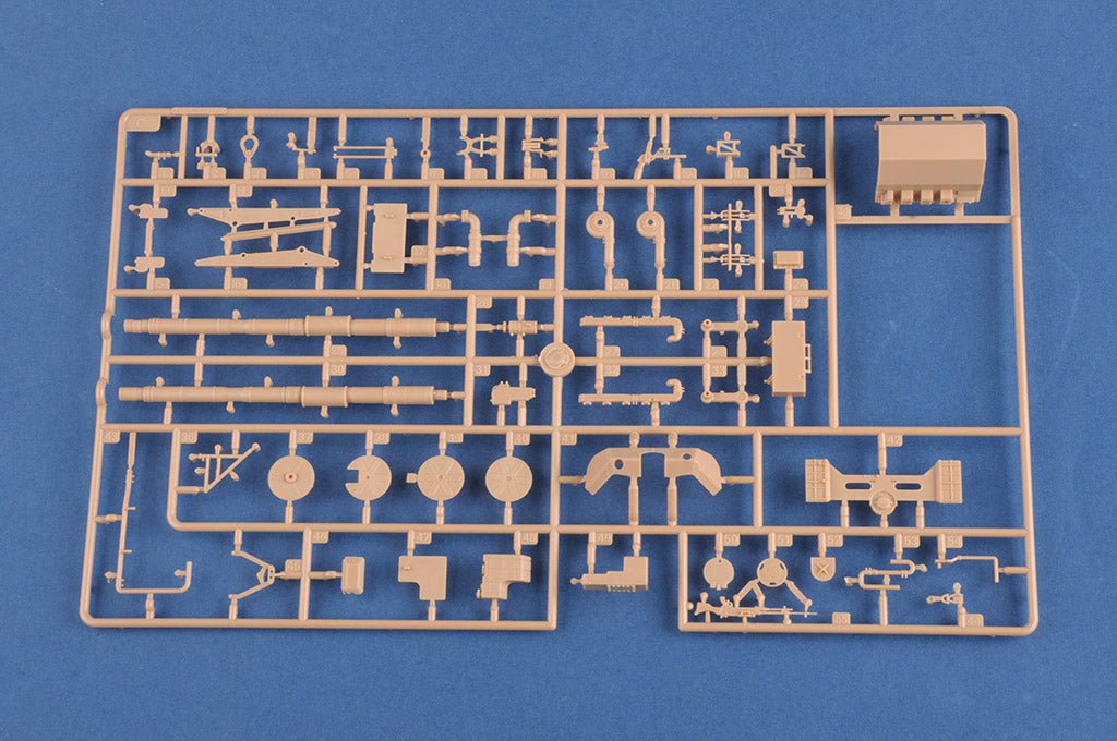 Hobby Boss 1/35 Leopard C2 Canadian Main Battle Tank model kit 84503, image 16