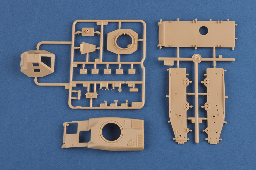 Hobby Boss 1/35 French R35 Tank with FCM Turret model kit 83894, image 17