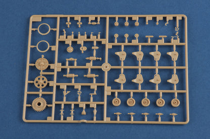 Hobby Boss 1/35 French R35 Tank with FCM Turret model kit 83894, image 20