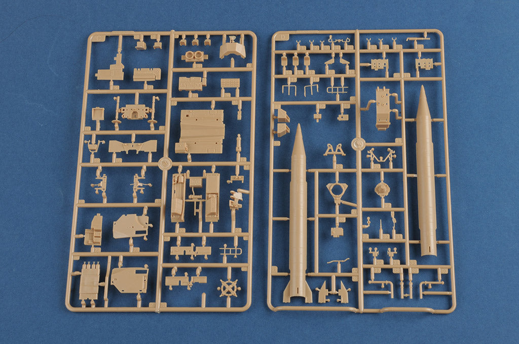 Hobby Boss 1/72 Soviet 9P117M1 Launcher with R-17 Scud B model kit 82939, image 16