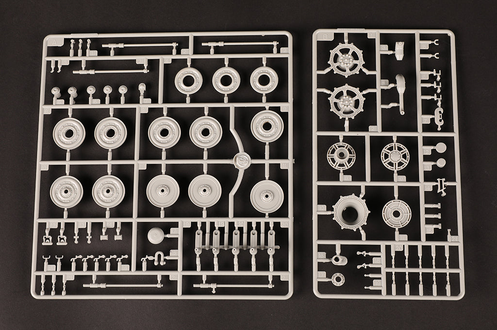 Hobby Boss 1/35 Tiger II Henschel Turret with 105mm Gun model kit 84559, image 15
