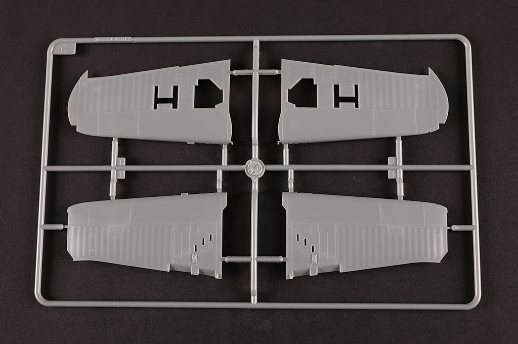 Hobby Boss 1/48 F4U-1A/2 Corsair 2 in 1 model kit 81788, image 15