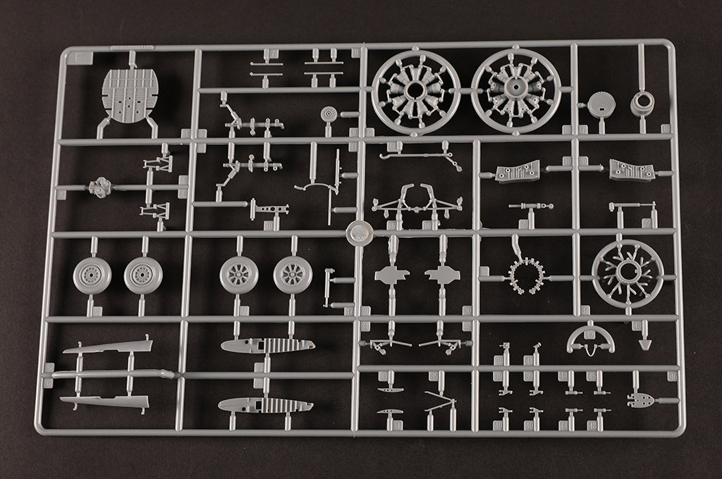 Hobby Boss 1/48 F4U-1A/2 Corsair 2 in 1 model kit 81788, image 19