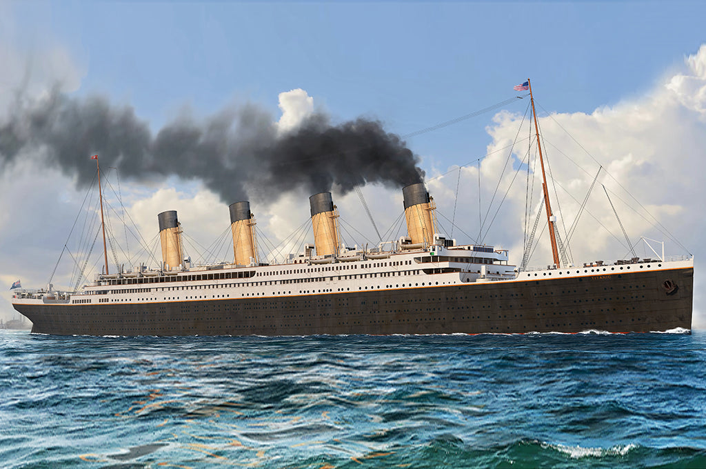 Hobby Boss 1/700 RMS Titanic model kit 83420, box art