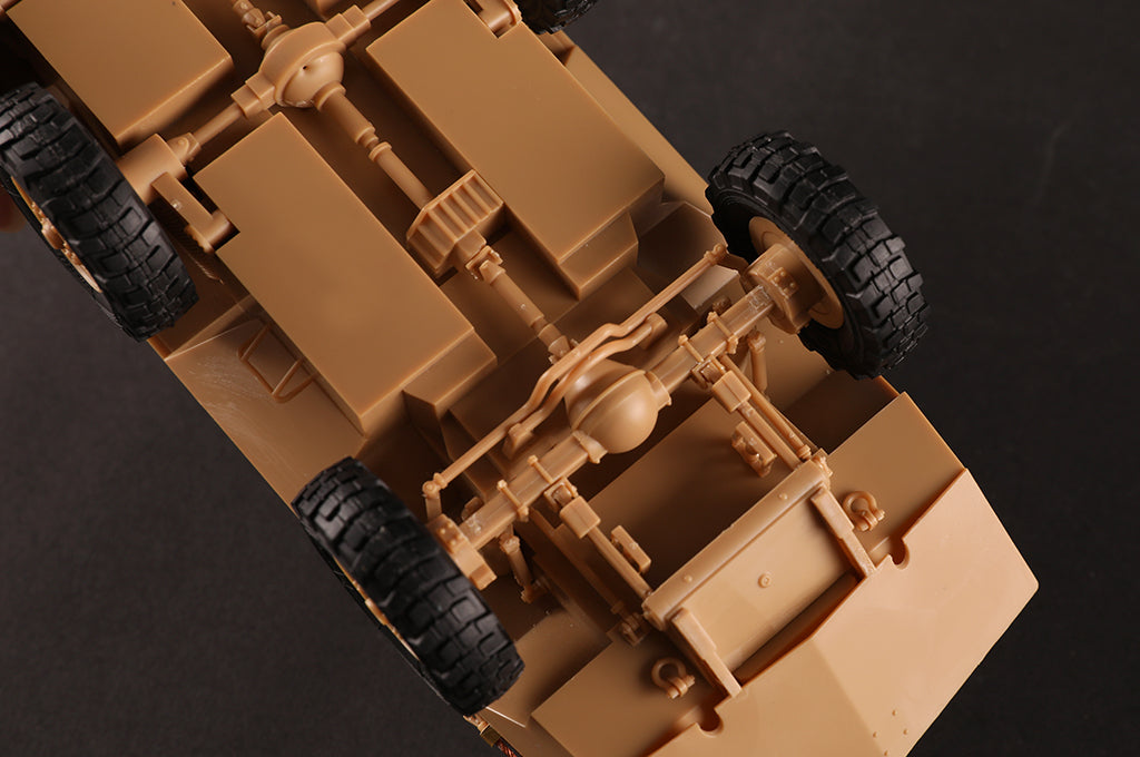 Hobby Boss 1/35 LAV-300 with 90mm Cockerill Gun model kit 84573, image 16