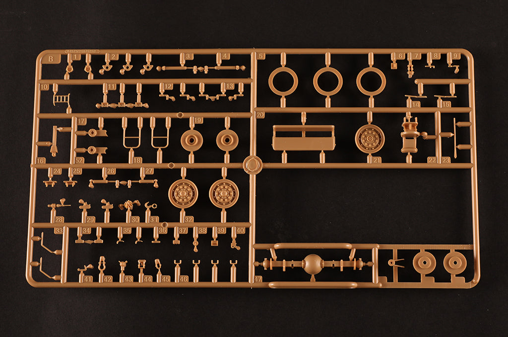 Hobby Boss 1/35 LAV-300 with 90mm Cockerill Gun model kit 84573, image 20