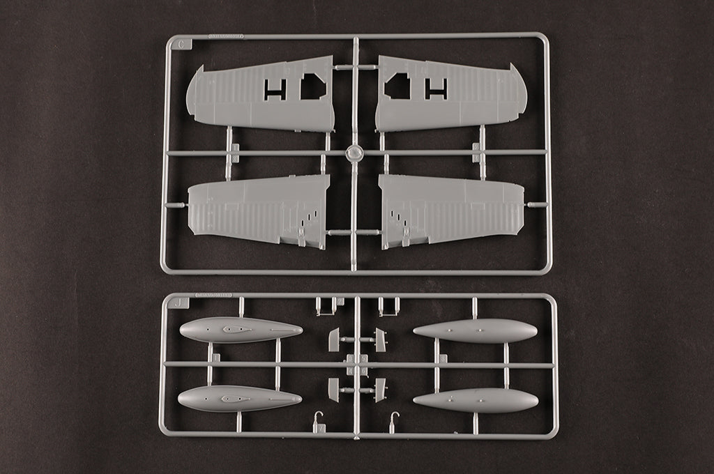 Hobby Boss 1/48 F4U-2 Corsair Night Fighter model kit 80385, image 14