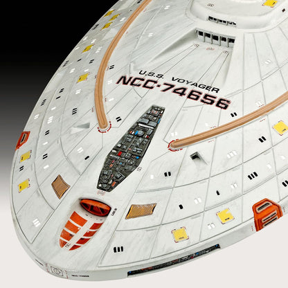 1/670 Revell - Star Trek U.S.S Voyager NCC-74656