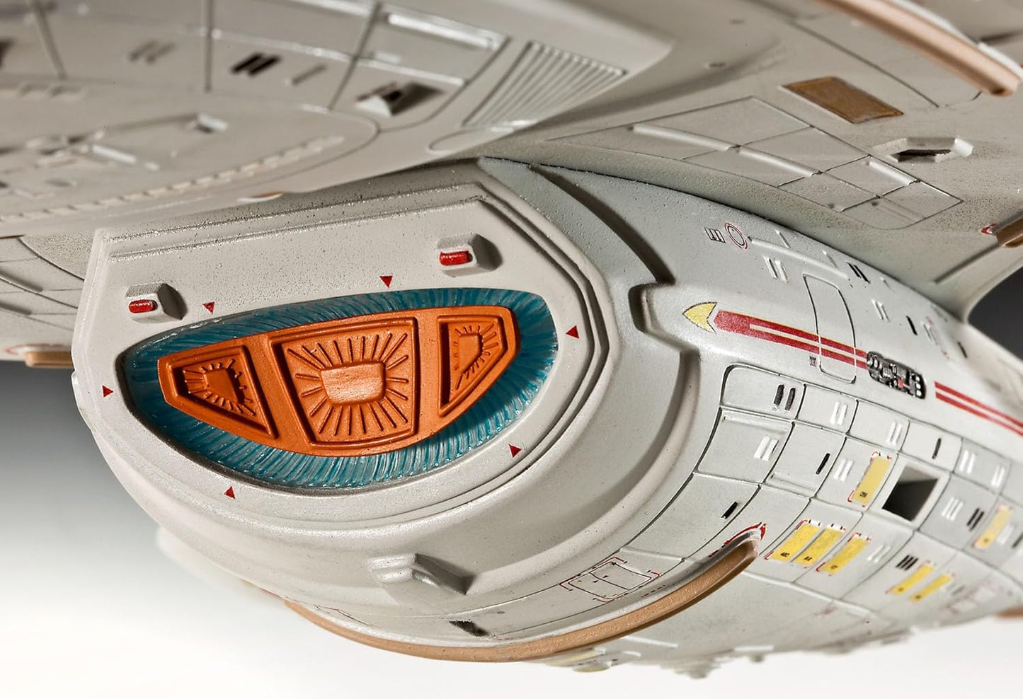 1/670 Revell - Star Trek U.S.S Voyager NCC-74656