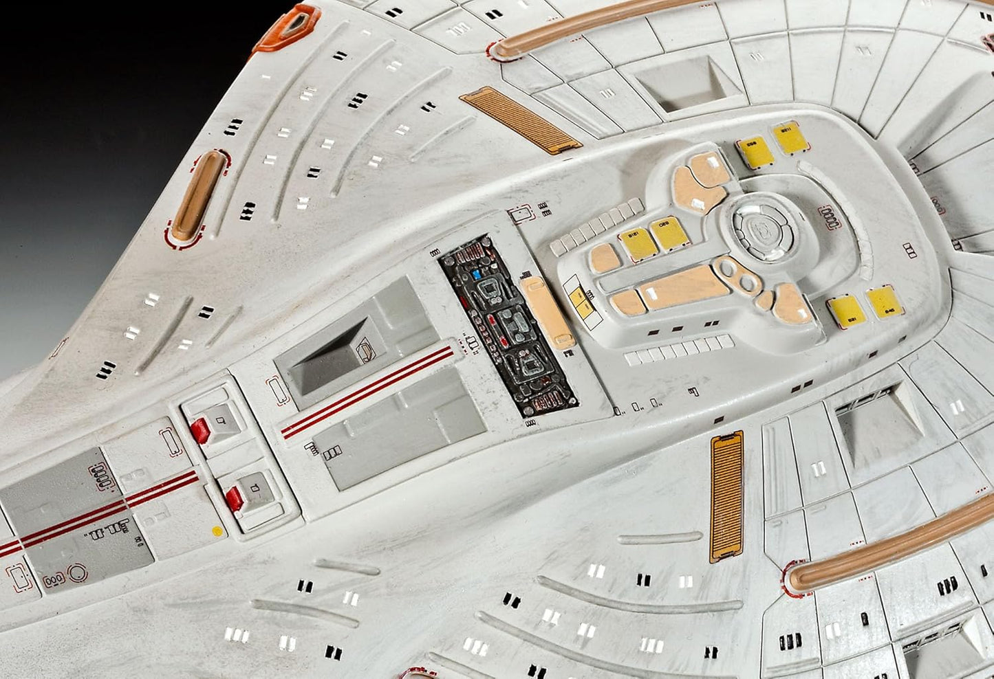 1/670 Revell - Star Trek U.S.S Voyager NCC-74656