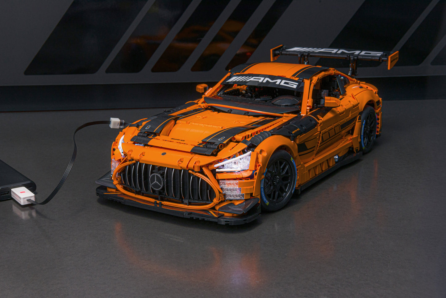 CaDA 1:8 Cars - 1:8 Mercedes-AMG GT3 - 5466 pcs - C64008W