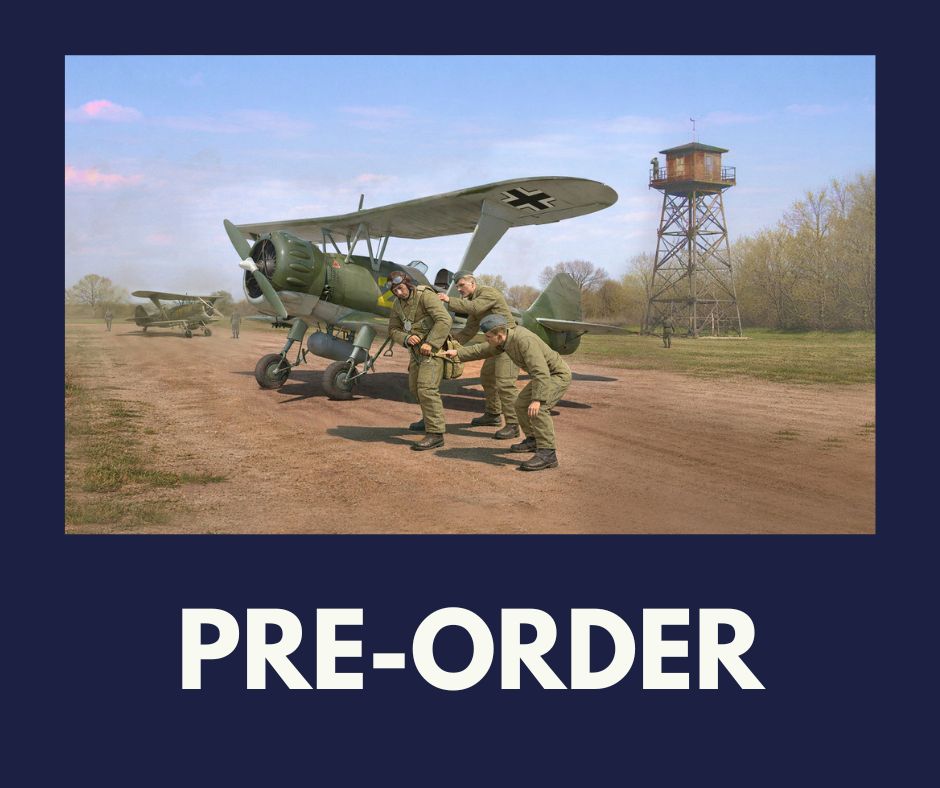 ICM Vehicles 1:35 - Luftwaffe Pilot School (Hs 123A Training Biplane & 3 Figures) - ICM32017