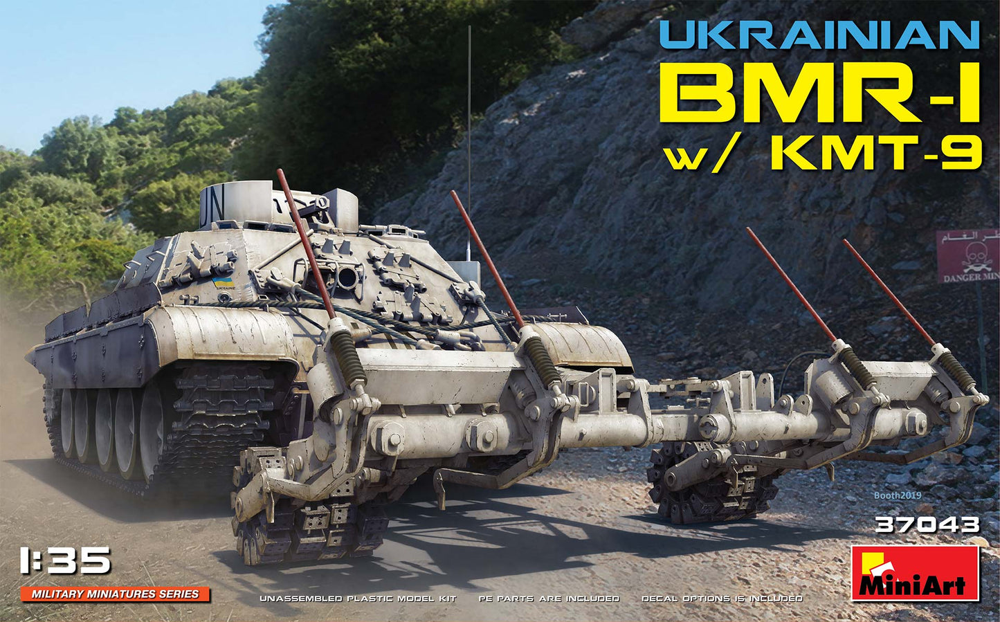 1/35 MiniArt - Ukranian BMR-1 w/KMT-9 37043