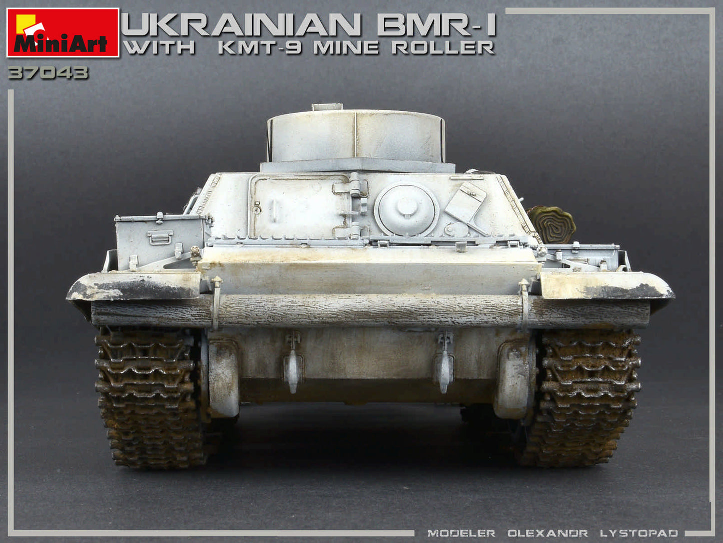 1/35 MiniArt - Ukranian BMR-1 w/KMT-9 37043