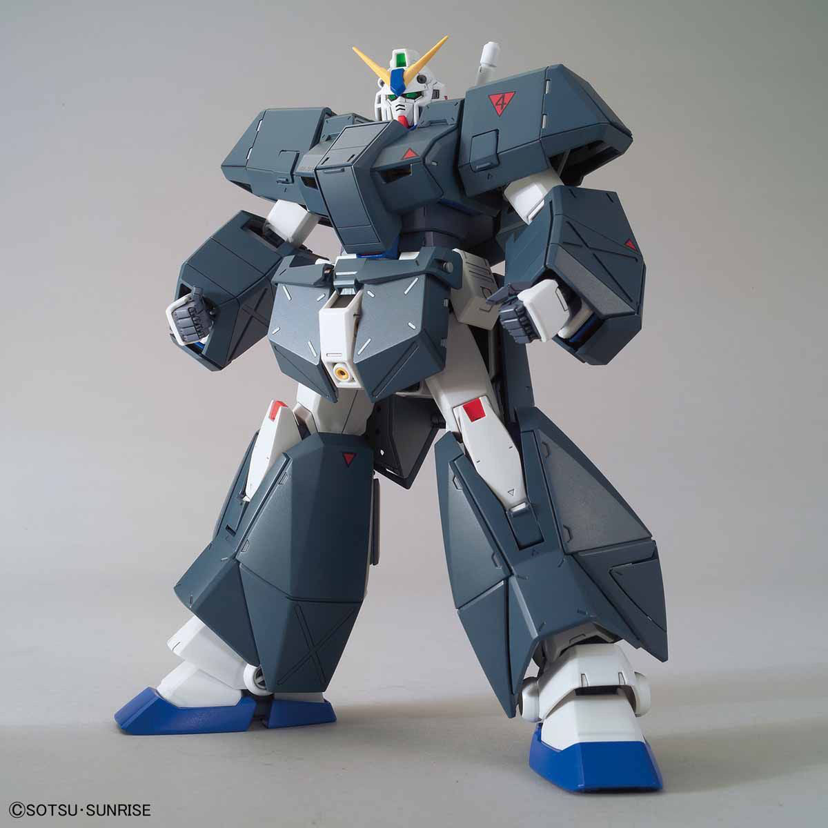 Bandai MG 1/100 Gundam NT-1 version 2.0 MK57706 - image 3
