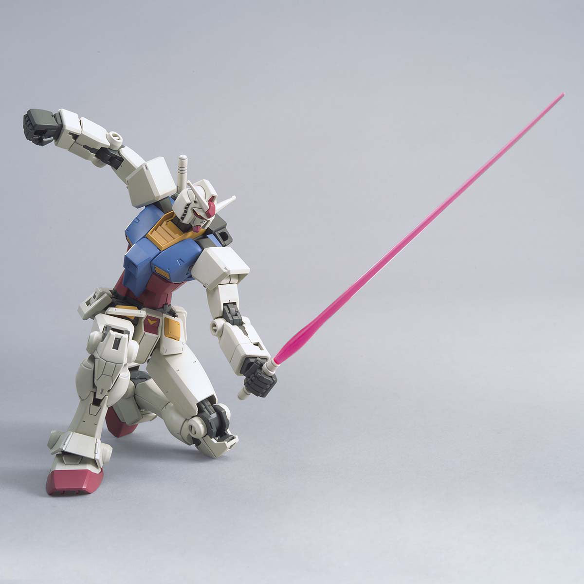 Bandai HG 1/144 RX-78-2 Gundam (Beyond Global) MK58205 - image 4