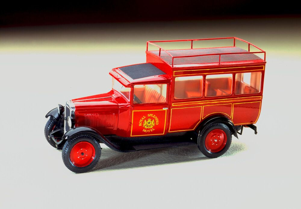 Heller 1/24 Citroen C4 Splendid Hotel Model Kit 80713