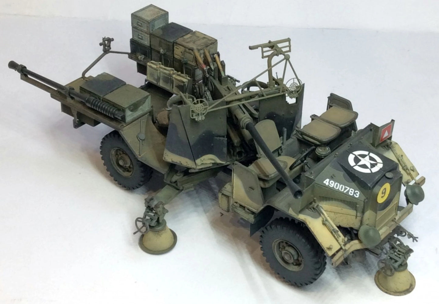 1/35 Thunder Model -  Morris Bofors C9/B Late British WWII Gun Truck
