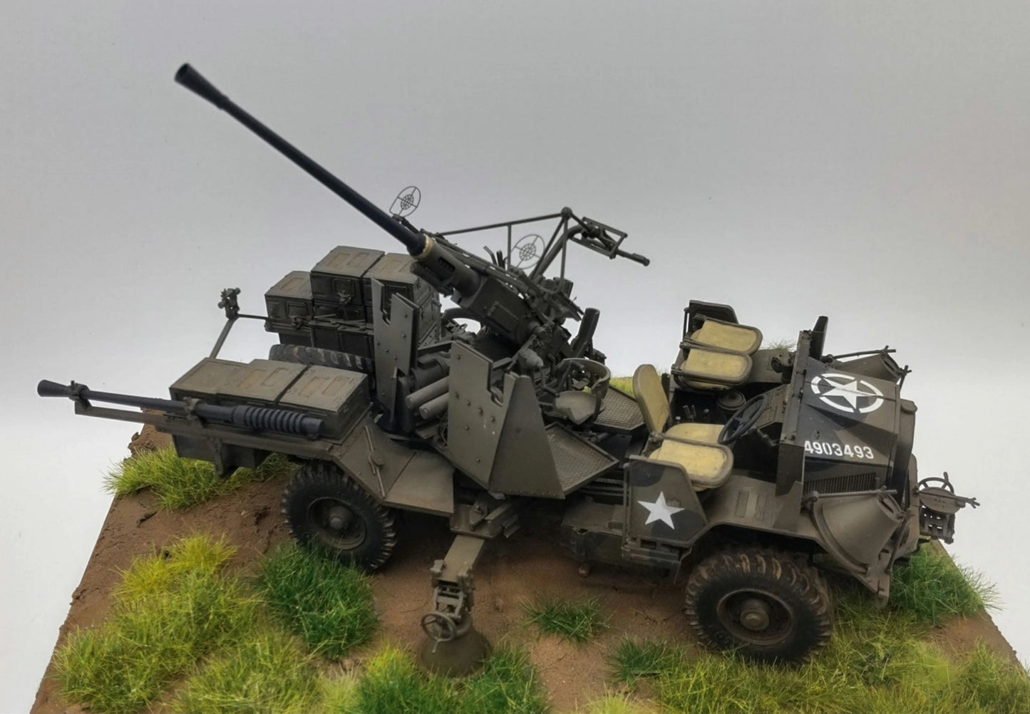 1/35 Thunder Model -  Morris Bofors C9/B Late British WWII Gun Truck