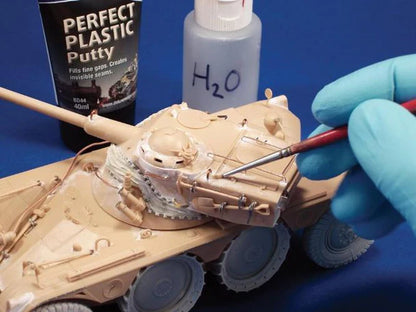 Deluxe Materials - Perfect Plastic Putty 40ml