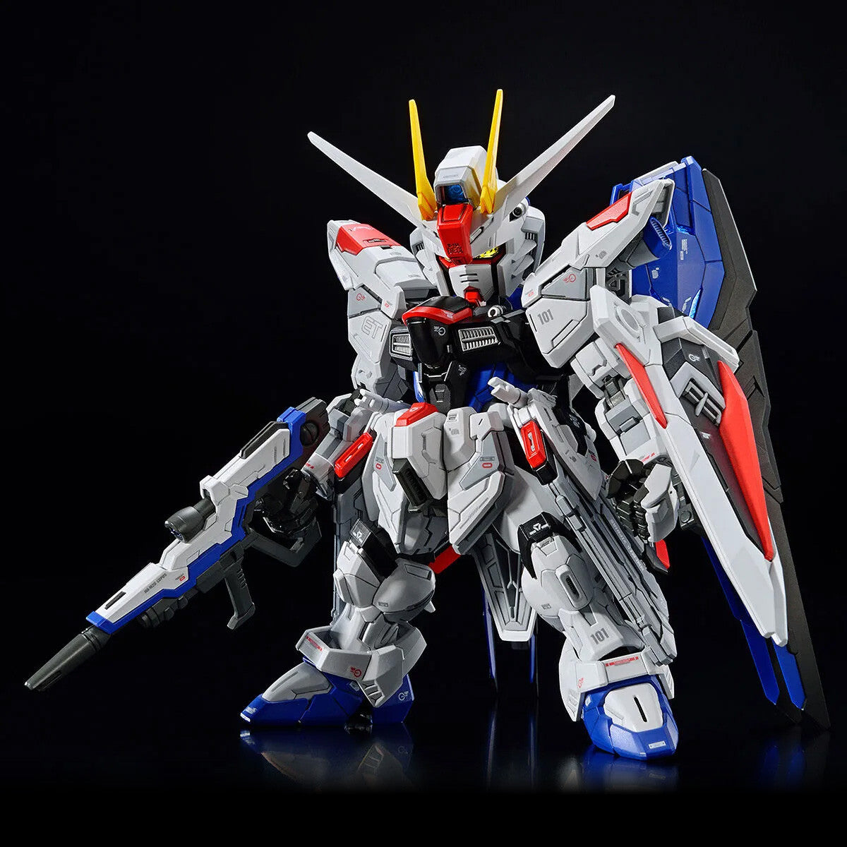 Bandai MGSD Freedom Gundam MK64257 -- box art