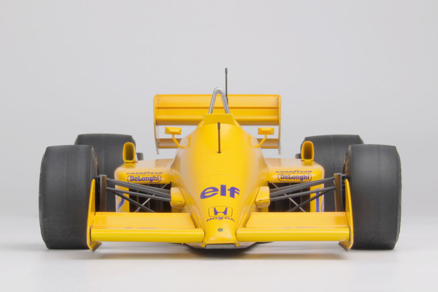 Beemax 1/12 Cars - Lotus 99T 1987 World Champions Monaco GPBX12001 - BX12001