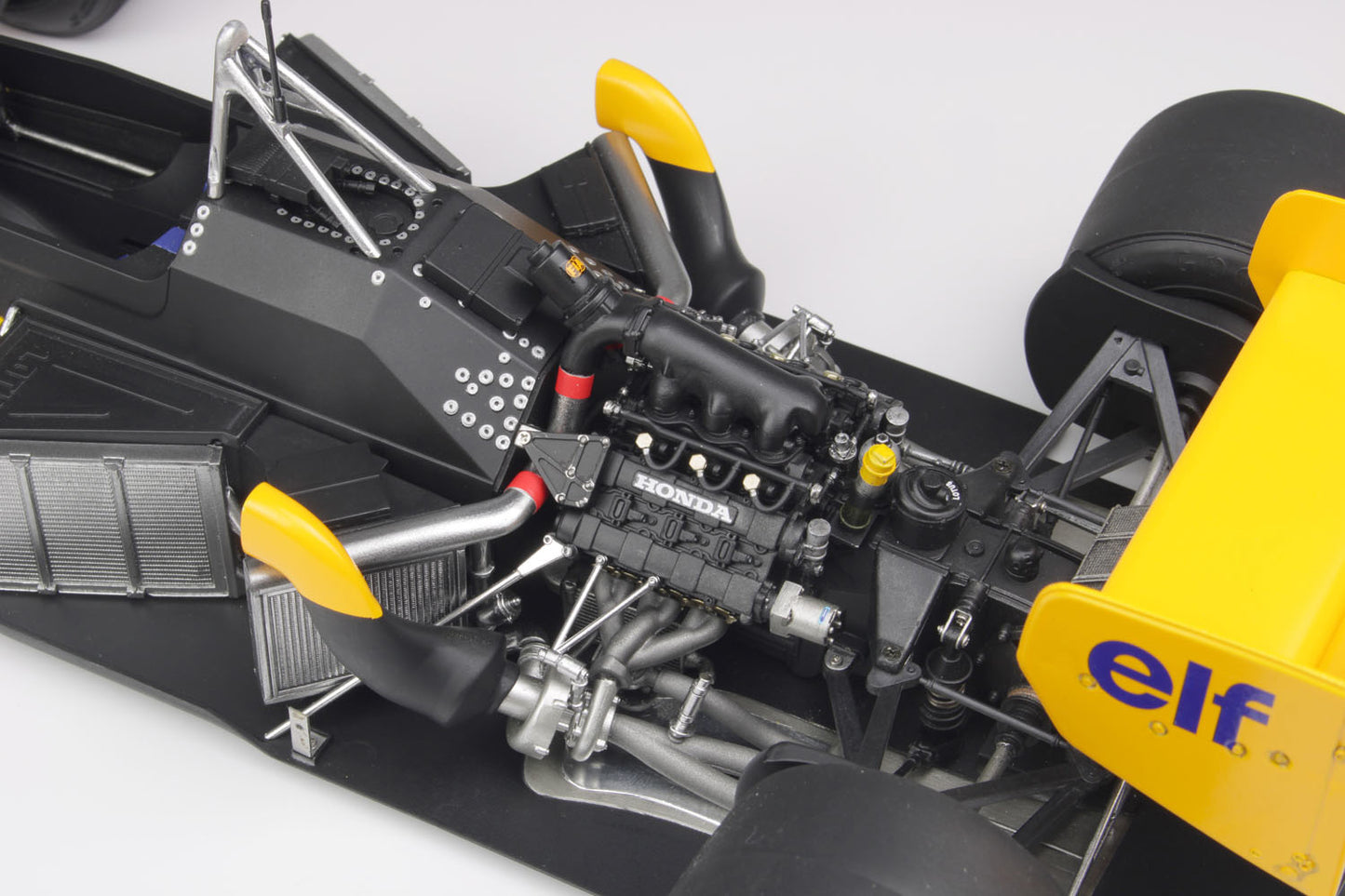 Beemax 1/12 Cars - Lotus 99T 1987 World Champions Monaco GPBX12001 - BX12001
