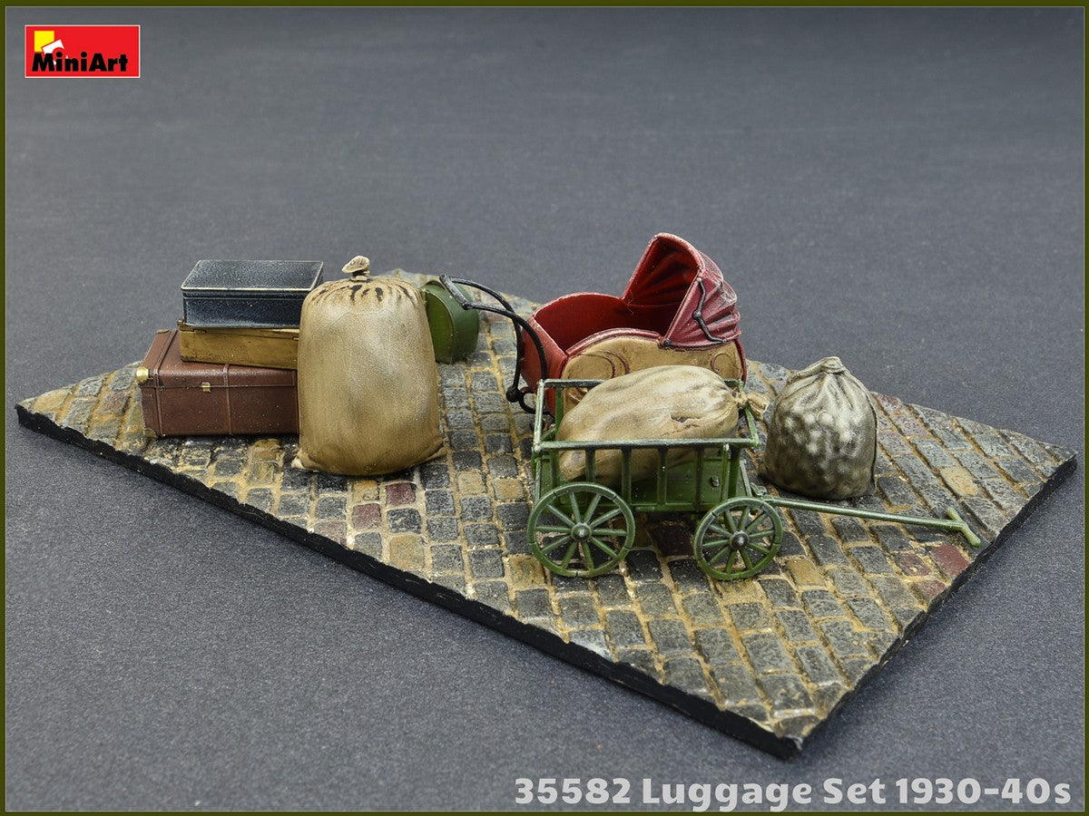 MiniArt 1/35 Military - Luggage Set 1930-40s - 35582