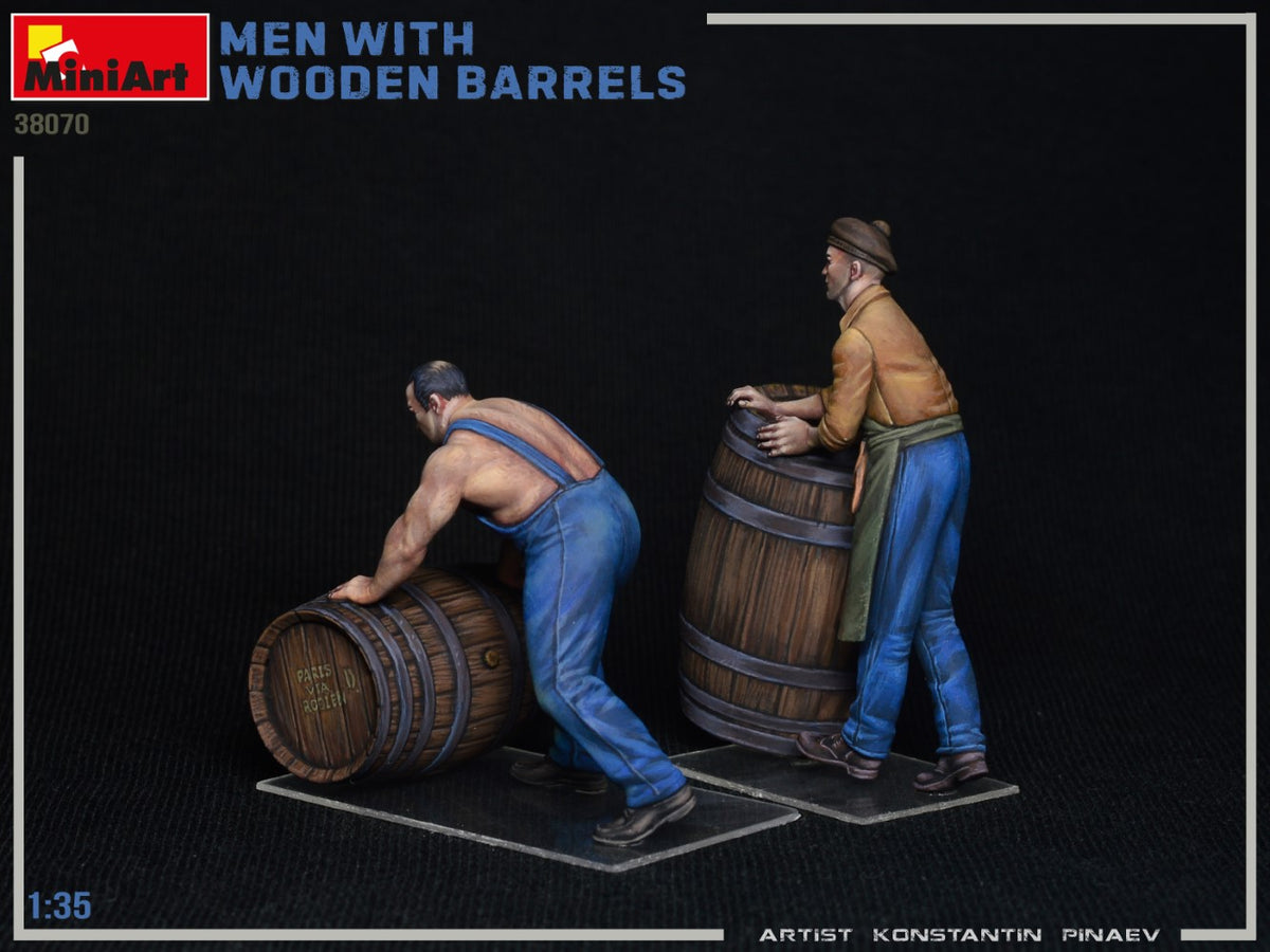 MiniArt 1/35 Military - Men with Wooden Barrels - 38070