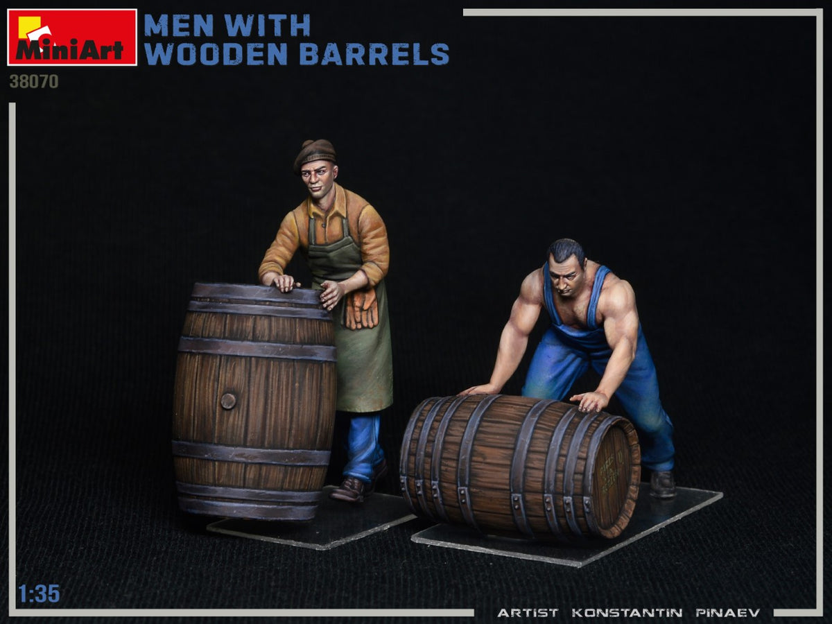 MiniArt 1/35 Military - Men with Wooden Barrels - 38070