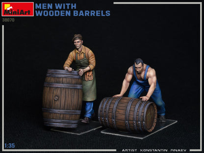 MiniArt 1/35 Military - Men with Wooden Barrels - 38070