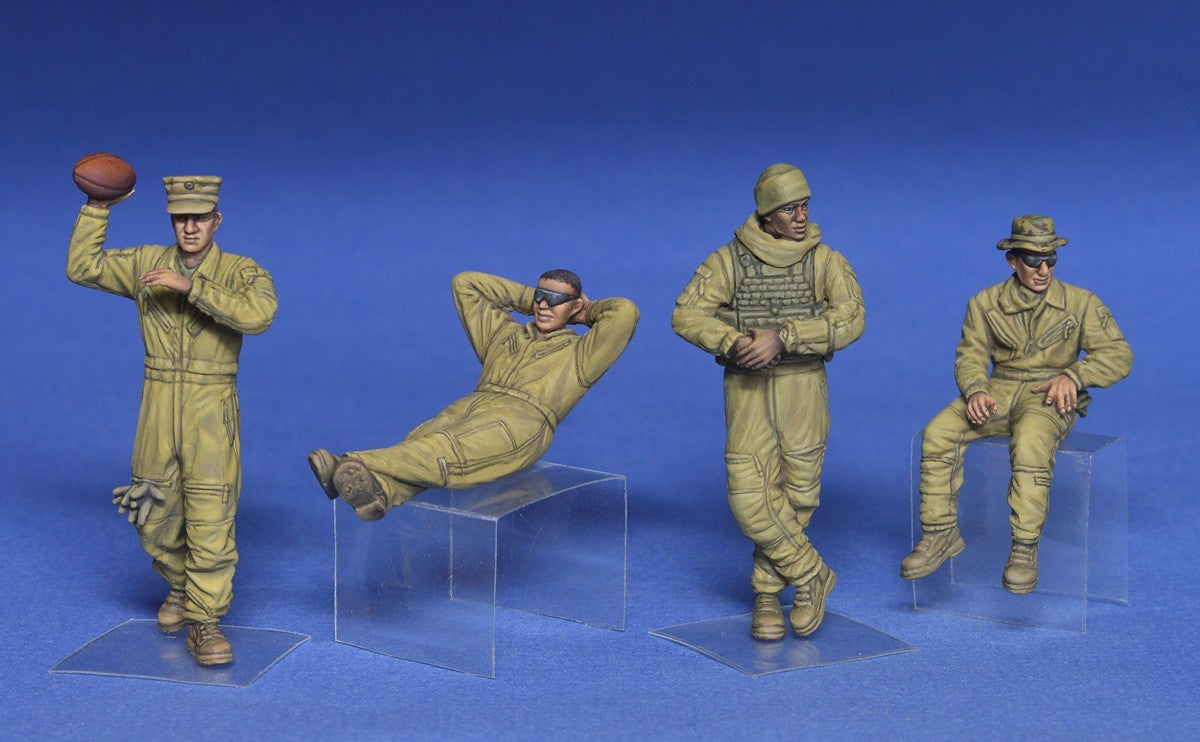 MiniArt 1/35 Military - USMC Tank Crew at Rest - 37049