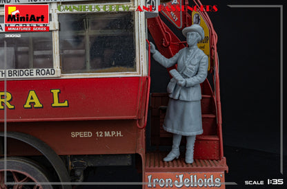 MiniArt 1/35 Military - Omnibus Crew and Passengers - 38092