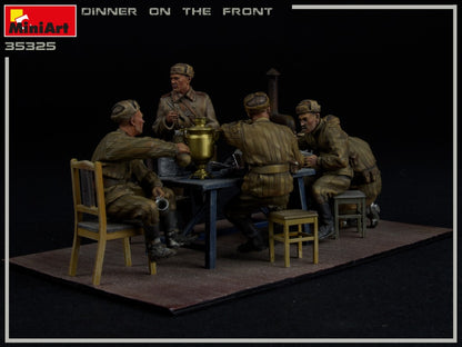 MiniArt 1/35 Military - Dinner on the front - 35325