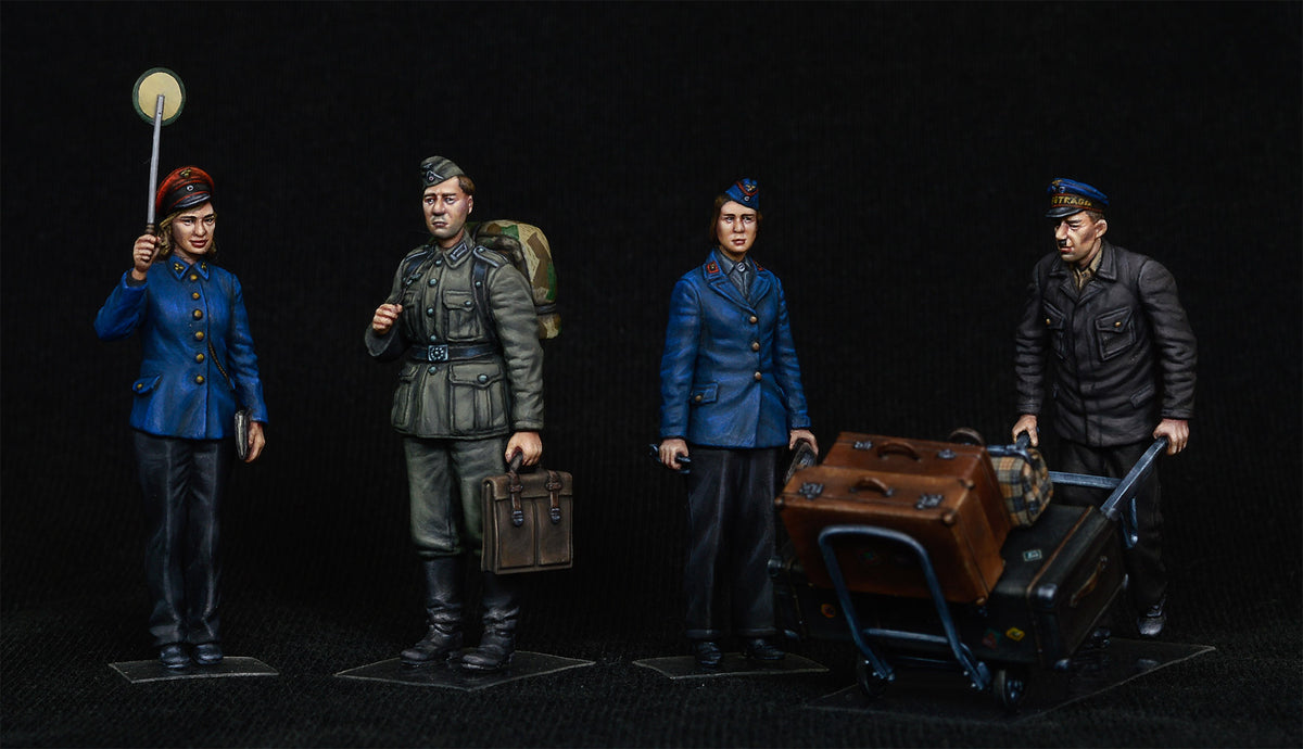 MiniArt 1/35 Military - German Train Station Staff 1930-40's - 38010