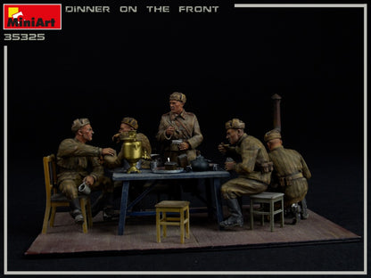 MiniArt 1/35 Military - Dinner on the front - 35325