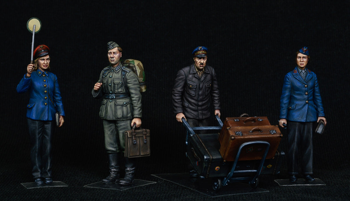 MiniArt 1/35 Military - German Train Station Staff 1930-40's - 38010