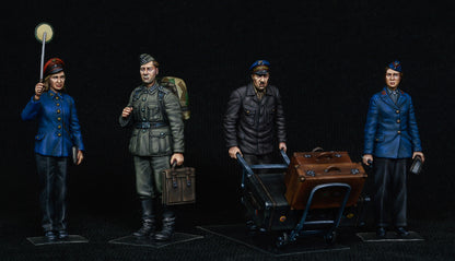 MiniArt 1/35 Military - German Train Station Staff 1930-40's - 38010