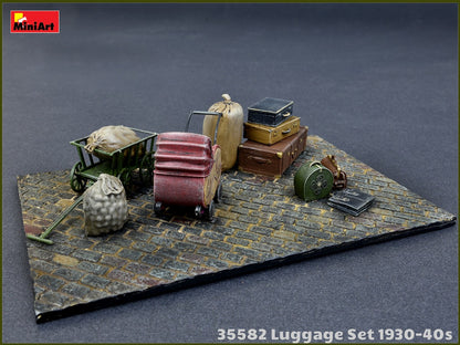 MiniArt 1/35 Military - Luggage Set 1930-40s - 35582