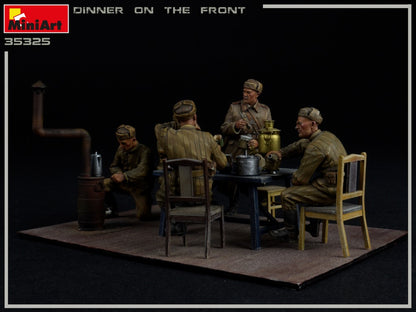 MiniArt 1/35 Military - Dinner on the front - 35325