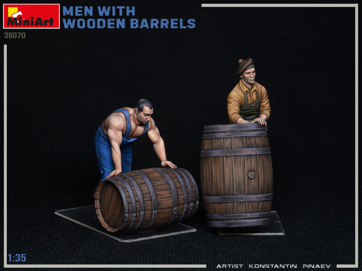 MiniArt 1/35 Military - Men with Wooden Barrels - 38070