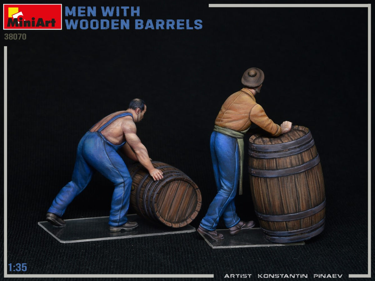 MiniArt 1/35 Military - Men with Wooden Barrels - 38070