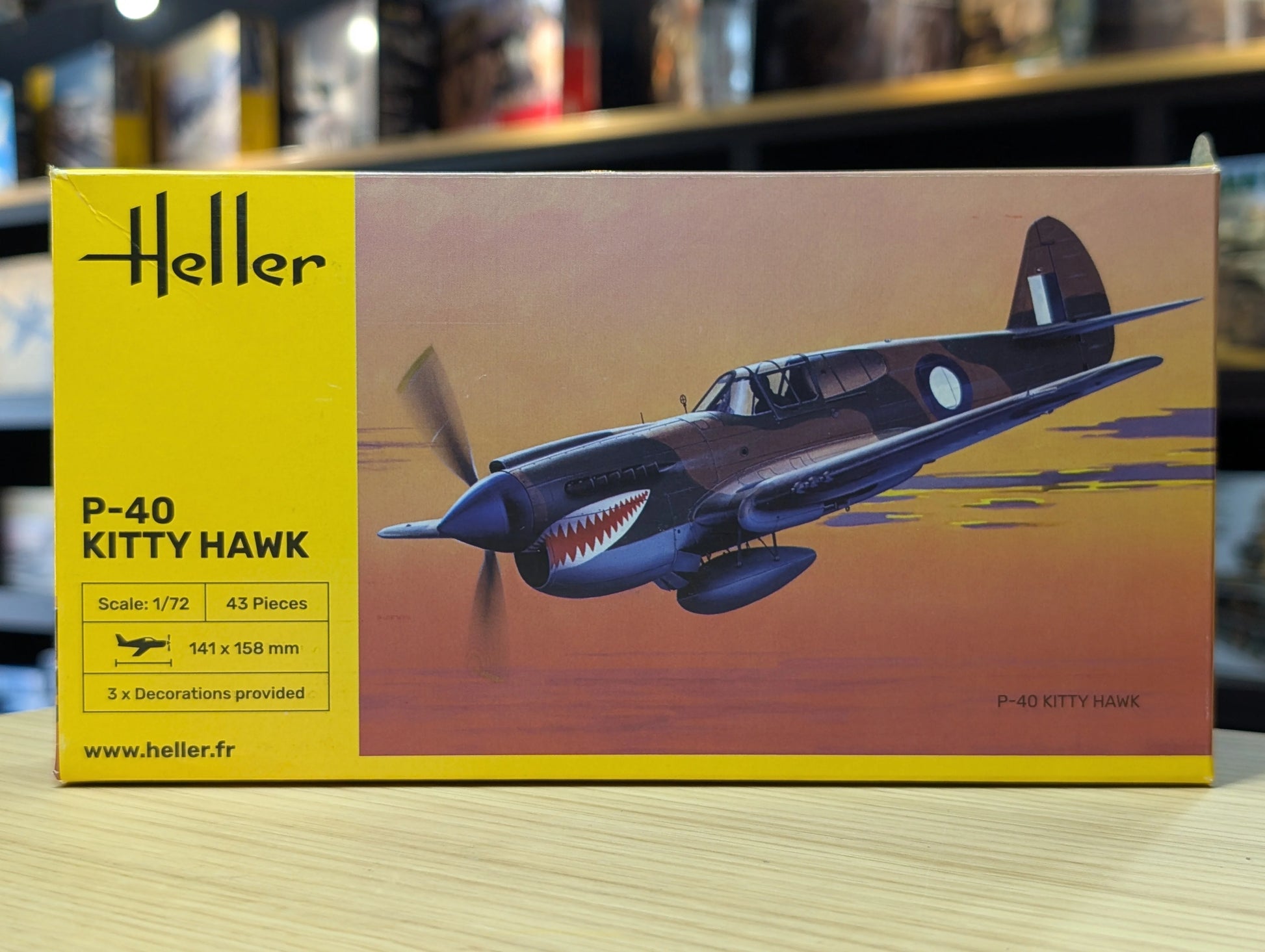 Heller 1/72 Scale P-40E Kittyhawk Military Aircraft Model Kit 80266 - Product Image