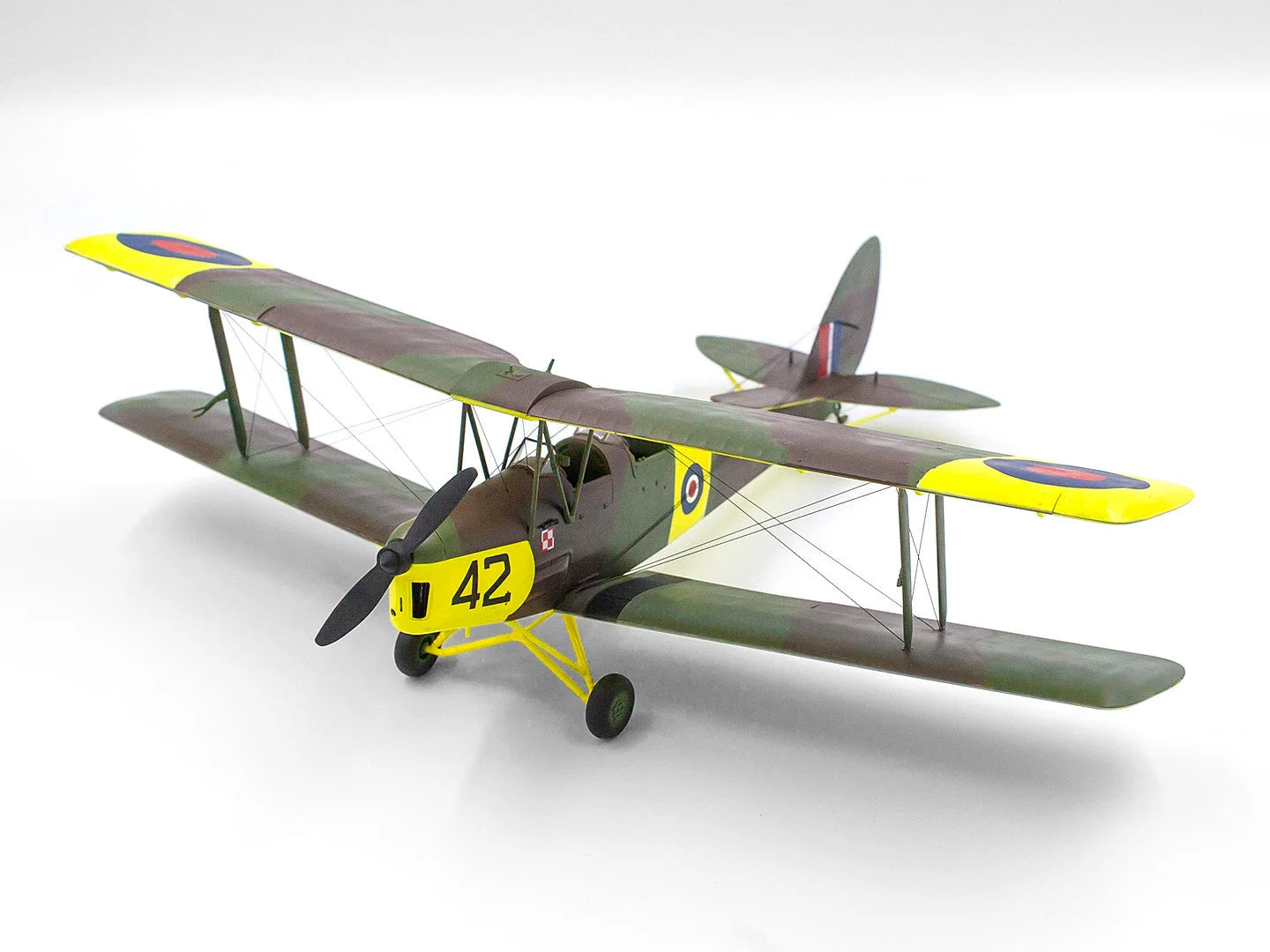 ICM Aircraft 1:32 - DH. 82A Tiger Moth Aircraft with WWII RAF Cadets (4 Figures) - ICM32037 - Product Image