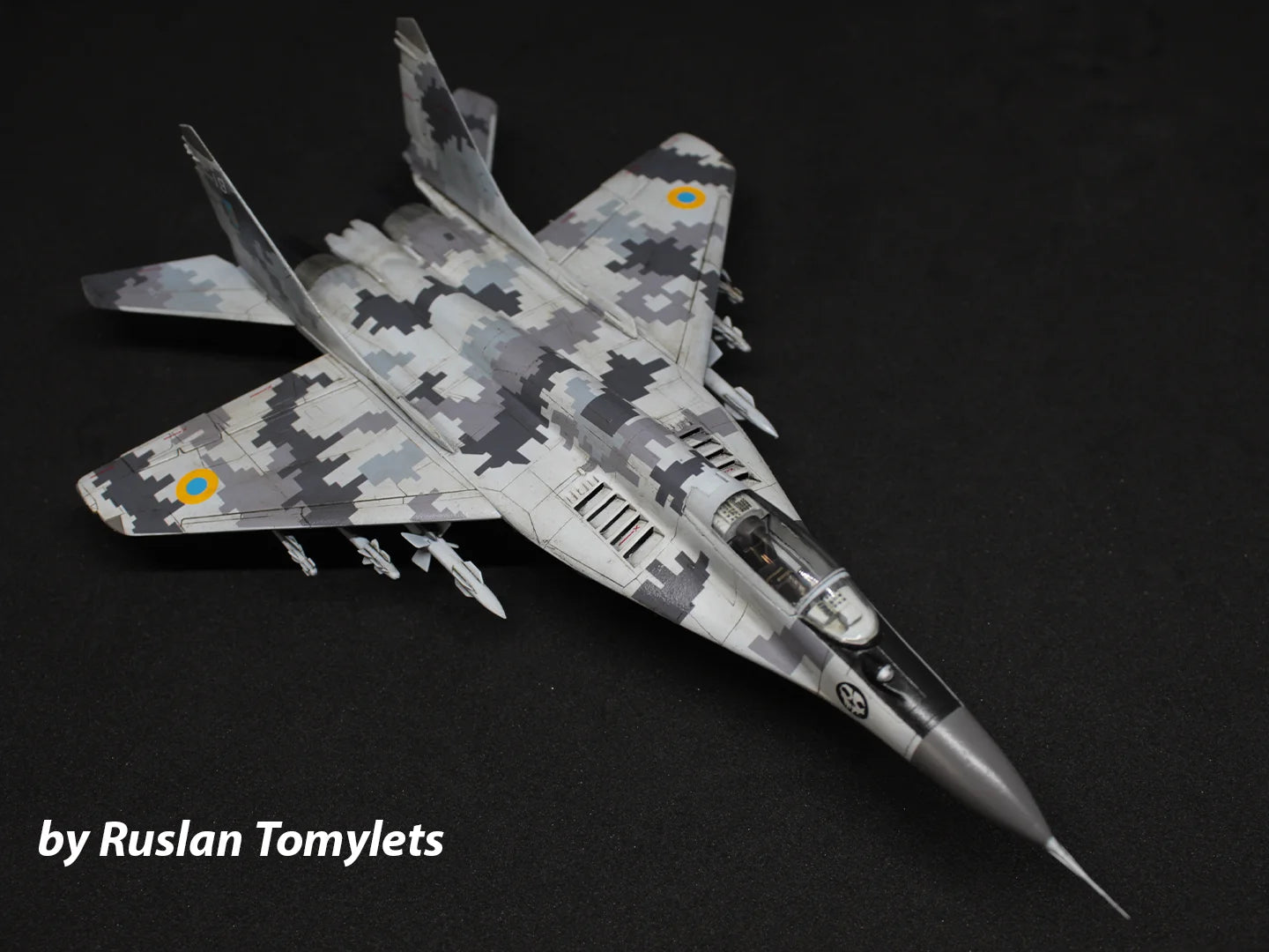 ICM Aircraft 1:72 - The Ghost of Kyiv (MiG-29 of Ukrainian Air Forces) - ICM72140 - Product Image